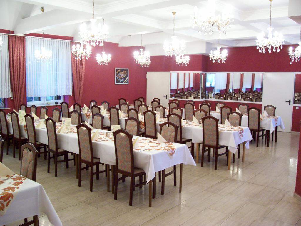 Hotel Reuterhof Reuterstadt Stavenhagen Экстерьер фото