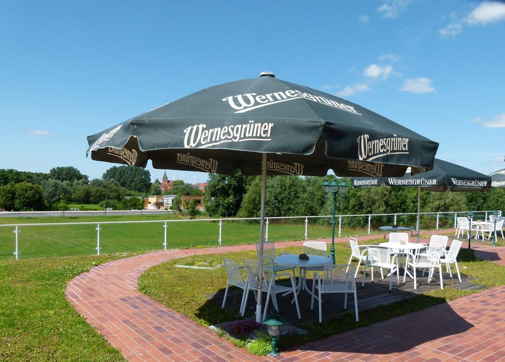 Hotel Reuterhof Reuterstadt Stavenhagen Экстерьер фото