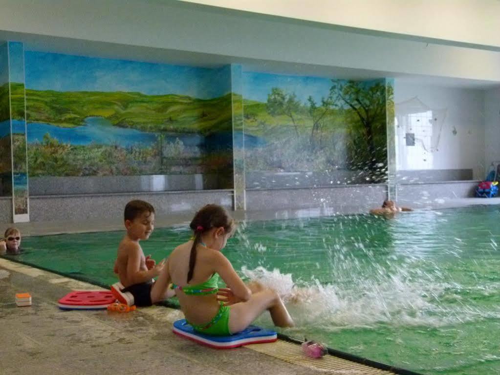 Hotel Reuterhof Reuterstadt Stavenhagen Экстерьер фото
